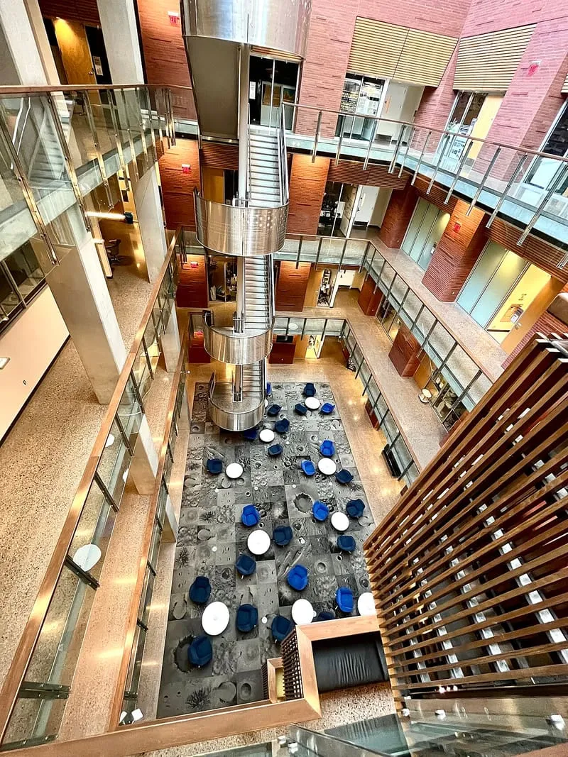 Buseck Center for Meteorite Studies, photograph 2