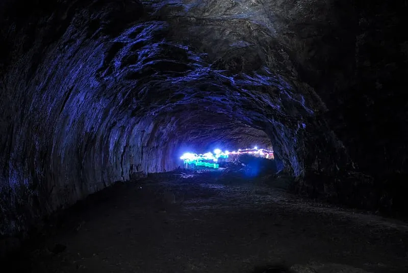 Lava River Cave, photograph 3
