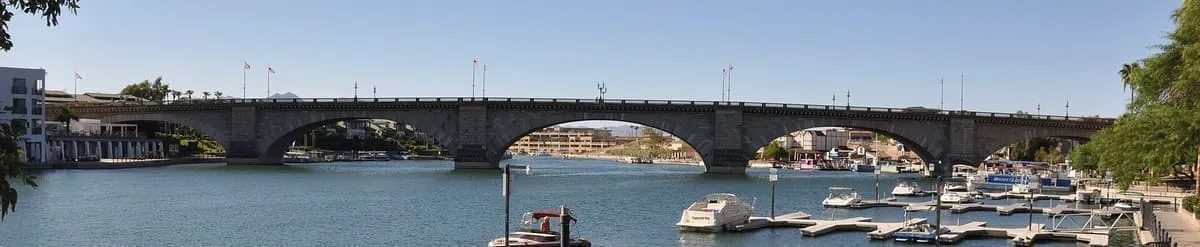 London Bridge (Lake Havasu City)