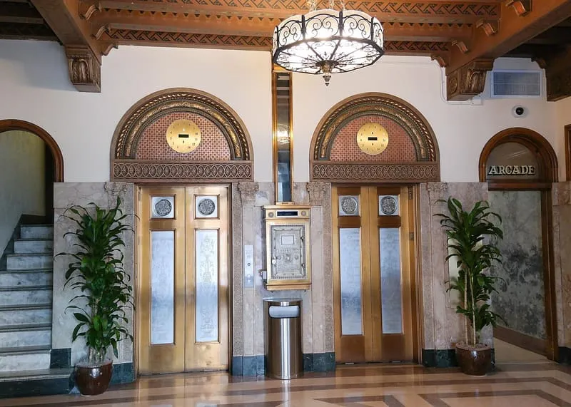 Luhrs Tower, photograph 3