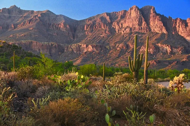 Superstition Mountain, photograph 2