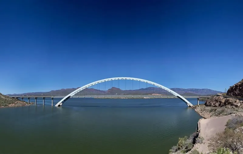 Theodore Roosevelt Lake, photograph 2