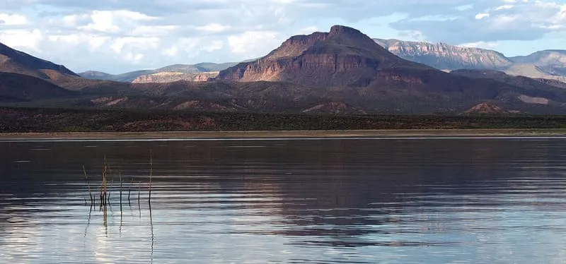 Theodore Roosevelt Lake, photograph 3