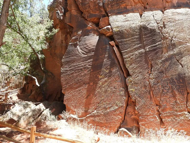 V-Bar-V Heritage Site, photograph 2